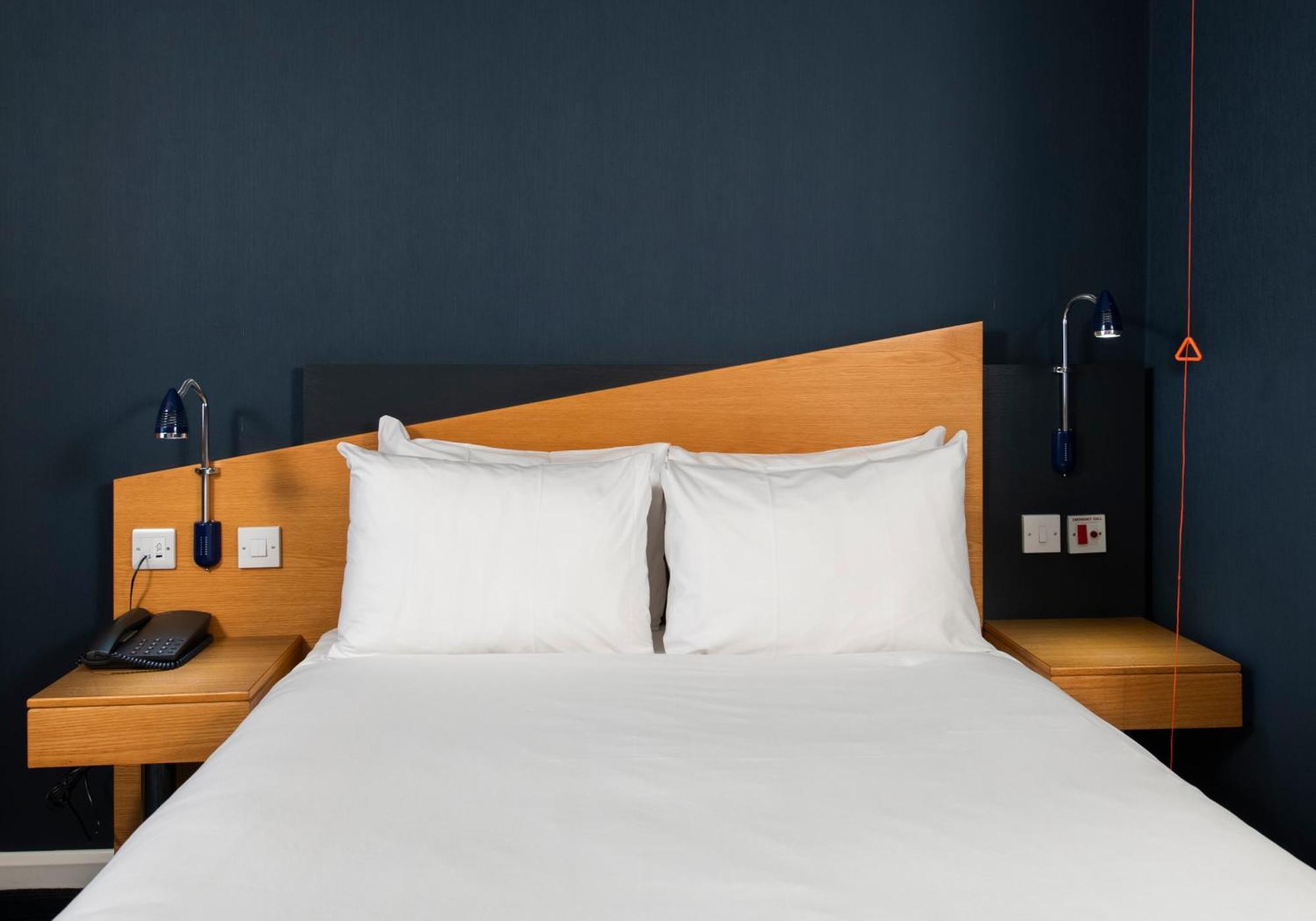 Holiday Inn Express Exeter East By Ihg Exteriör bild