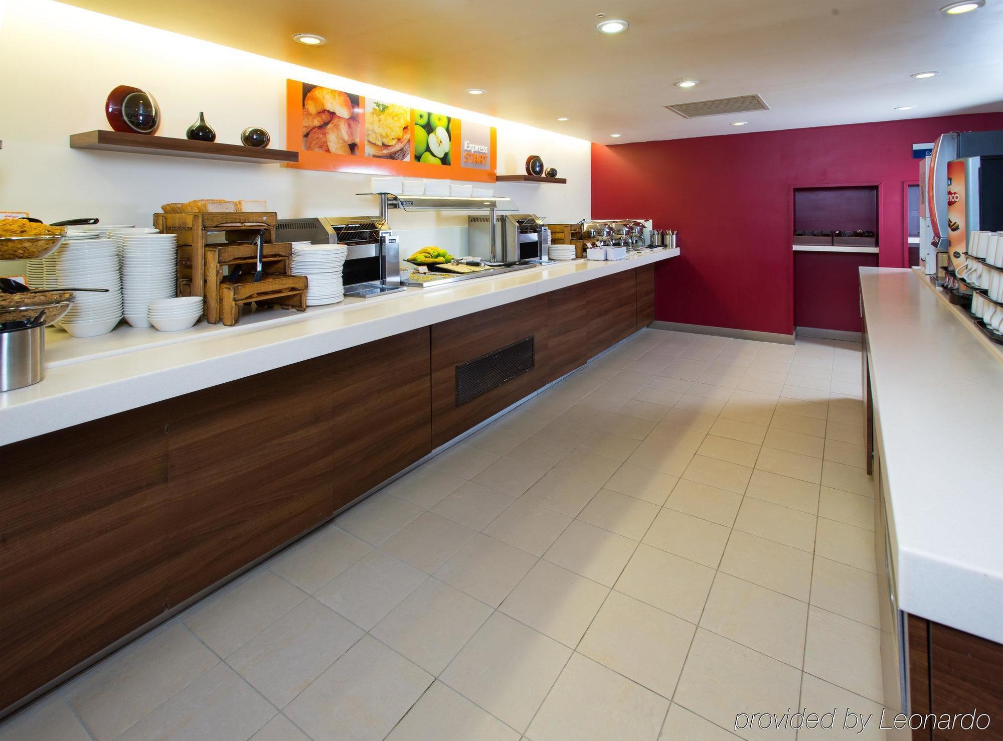 Holiday Inn Express Exeter East By Ihg Exteriör bild