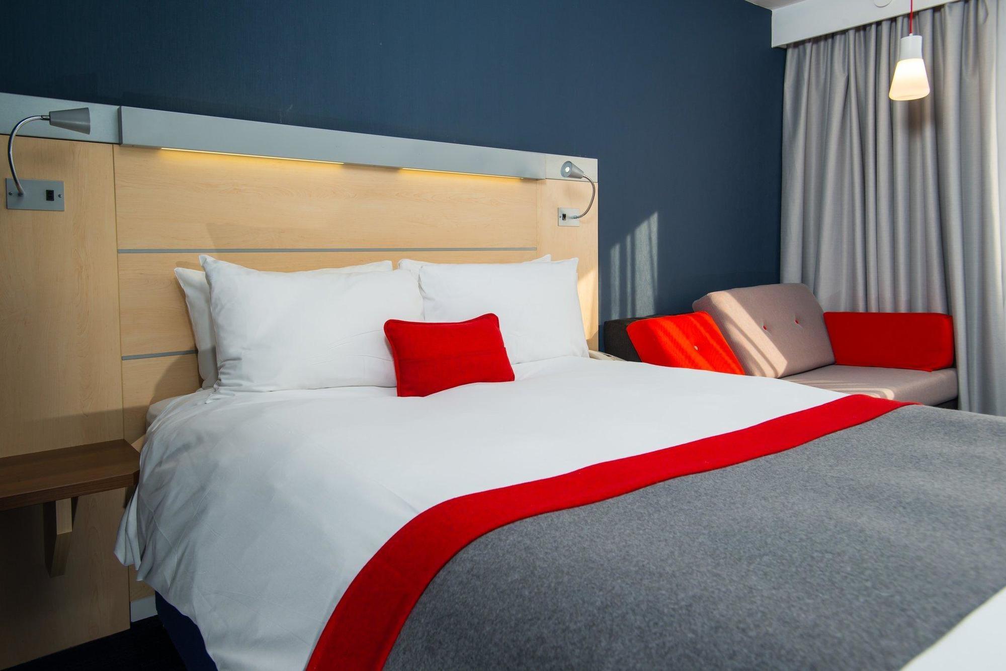 Holiday Inn Express Exeter East By Ihg Exteriör bild
