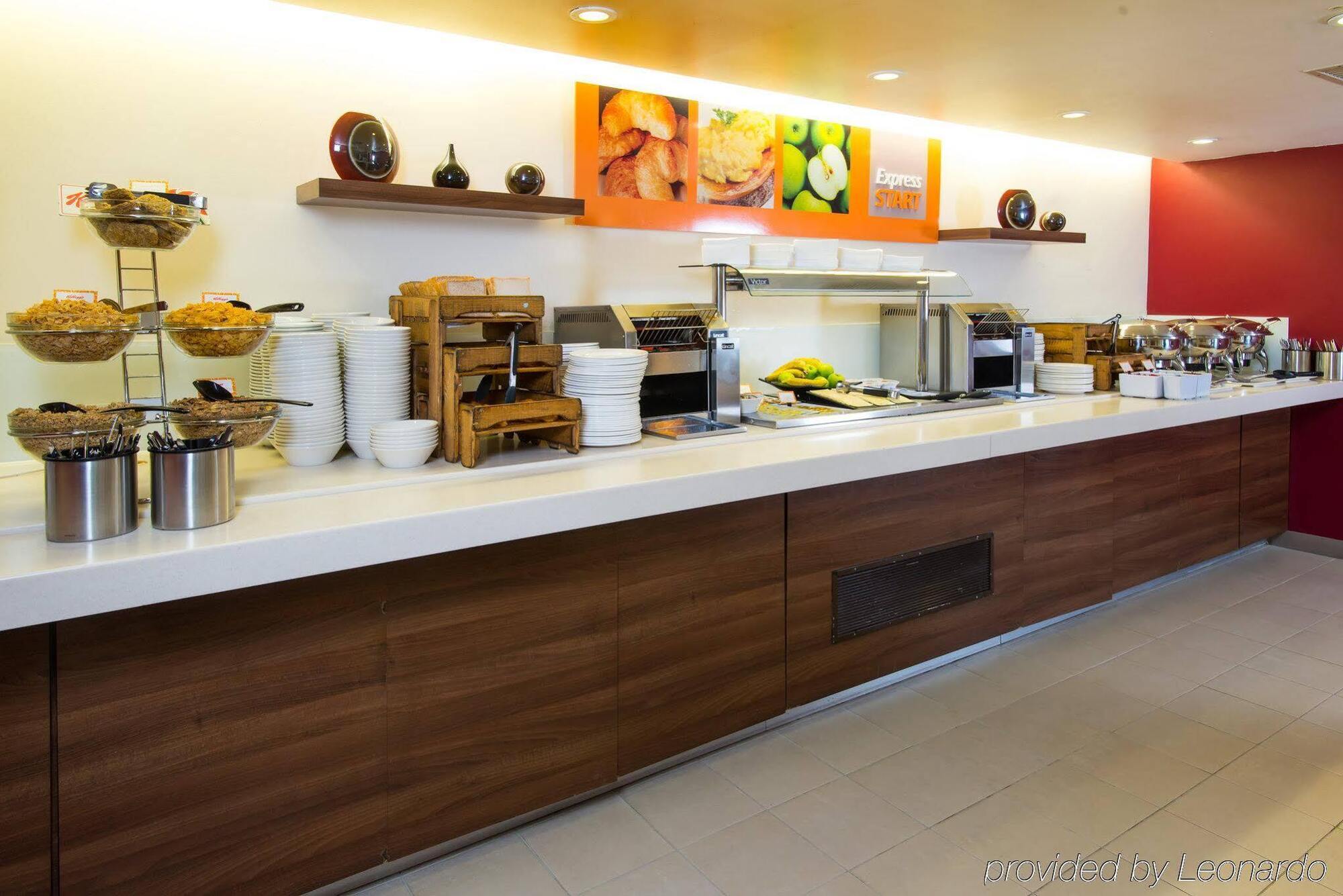 Holiday Inn Express Exeter East By Ihg Exteriör bild